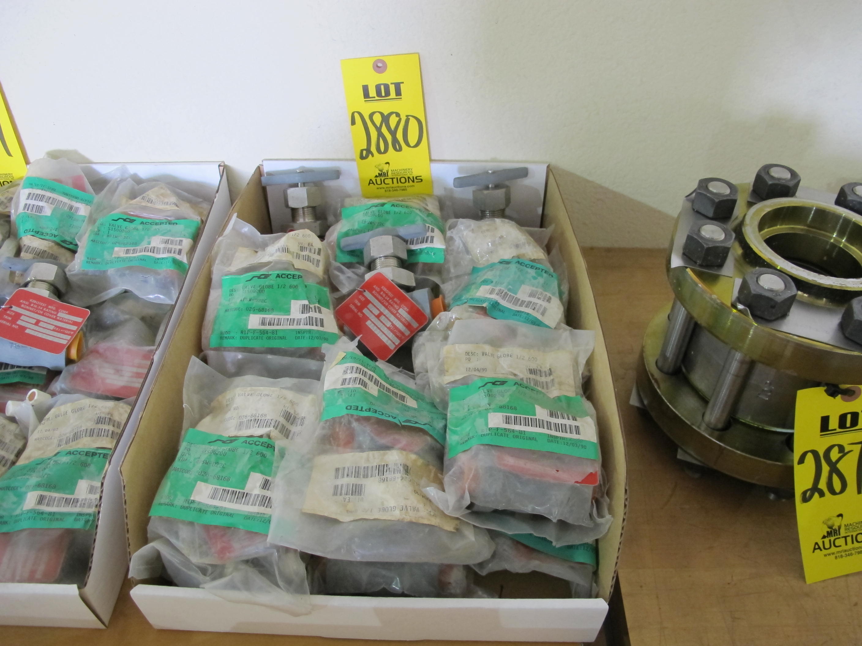 LOT (15) VALVES, GLOBE TYPE, 1/2" SIZE, 600 LB, 1480 LB/100 DEGREE F RATING, CARBON STL MATERIAL, SOCKET WELD CONNECTIONS, SA105 SPECIFICATION, THD BONNET STYLE, 316 SS TRIM, T-HANDLE OPERATOR. RISING STEM, PART # 4PSW-D22C (W-51) LOADING & HANDLING FEE $5-